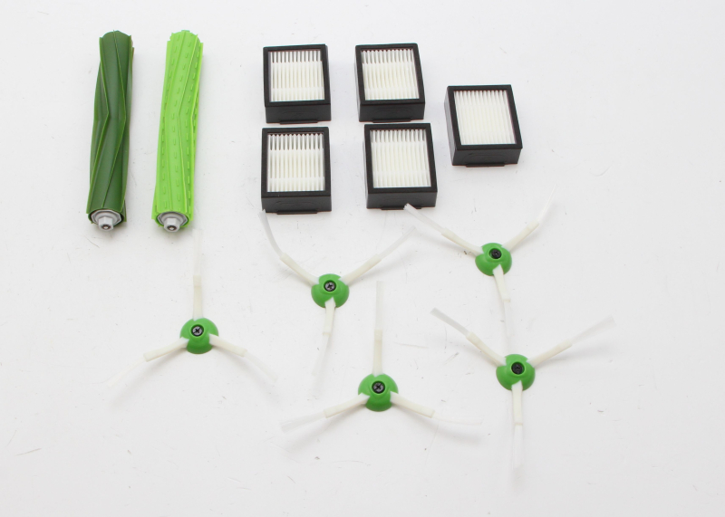 ROBOTER DEALS Set di accessori, kit di ricambio per iRobot Roomba i5 e i5 Plus (3 spazzole laterali, 3 filtri, 2 spazzole principali) robot aspirapolvere